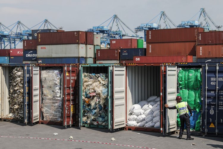 Asia está harta de la basura occidental - Global Link Plásticos Reciclados de Ingeniería